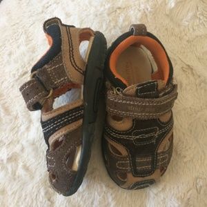 Stride Rate baby boy's green cargo sandals 5